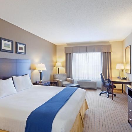 Holiday Inn Express & Suites Malone By Ihg Zimmer foto