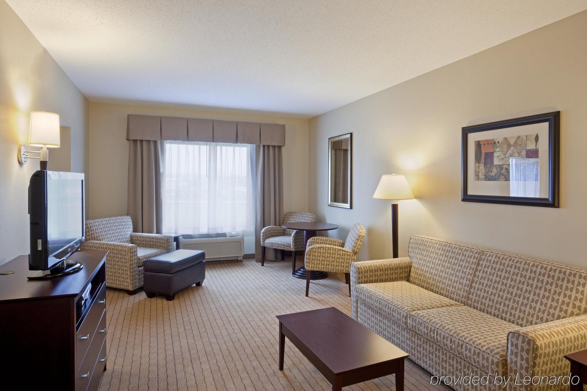 Holiday Inn Express & Suites Malone By Ihg Zimmer foto