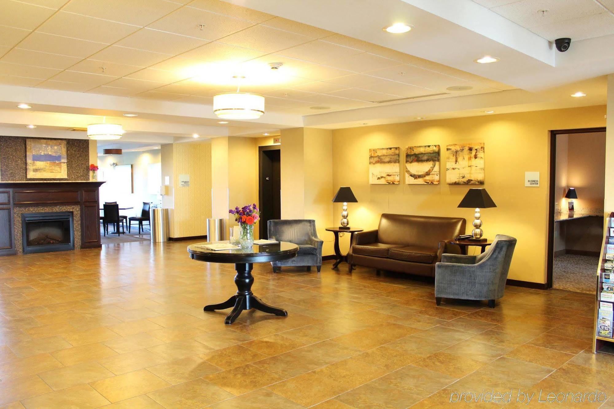 Holiday Inn Express & Suites Malone By Ihg Exterior foto
